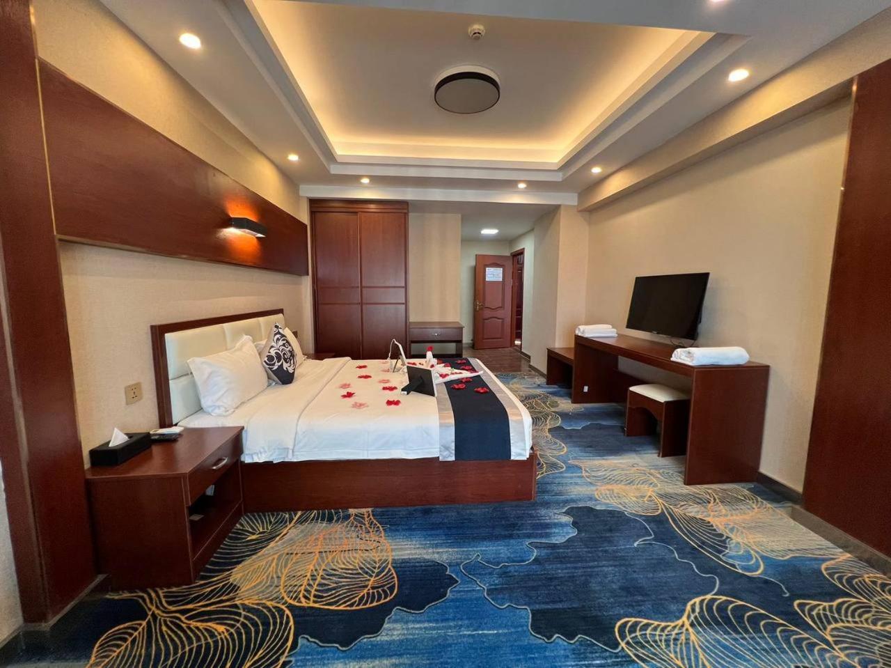 City Comfort Hotel Phnom Penh Airport Экстерьер фото
