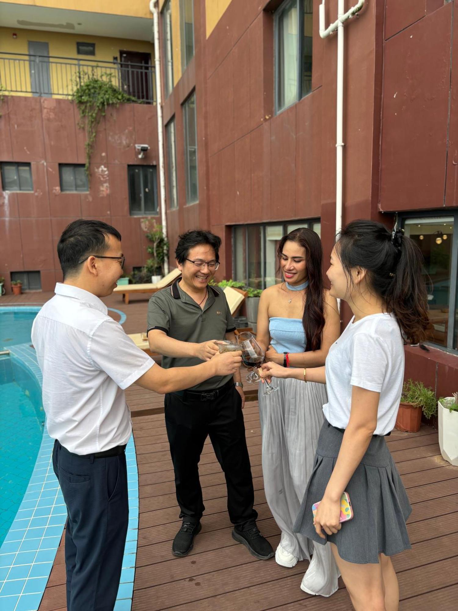 City Comfort Hotel Phnom Penh Airport Экстерьер фото