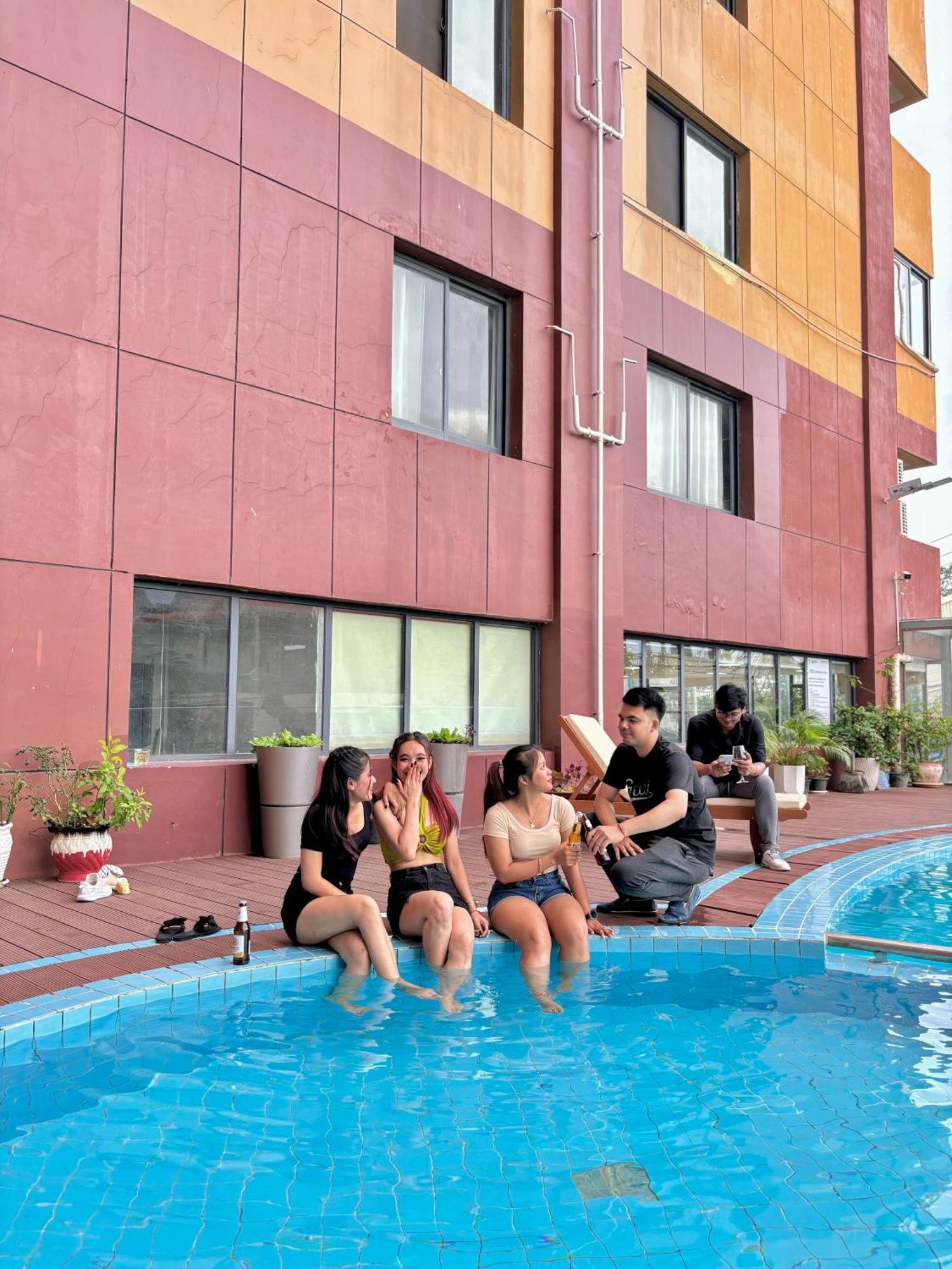 City Comfort Hotel Phnom Penh Airport Экстерьер фото